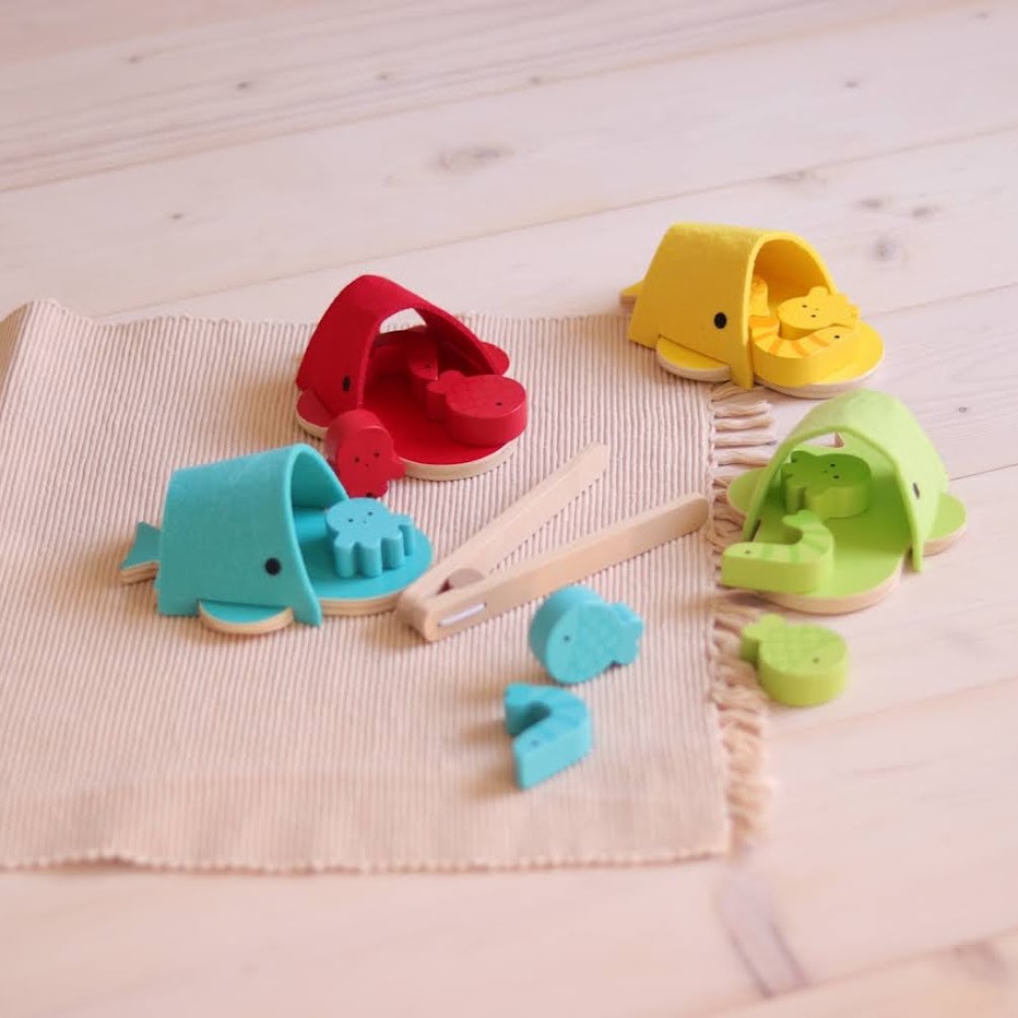 Montessori hraka na triedenie poda farieb Veryby Janod od 2 rokov