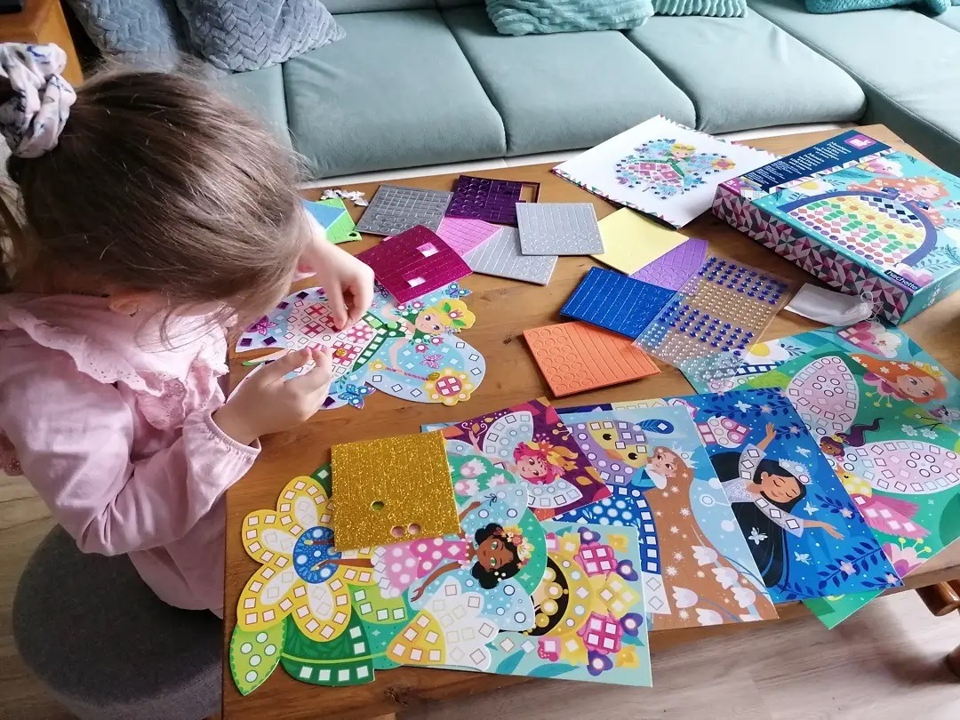 Kreat�vna hra�ka Mozaika Princezn� a v�ly Janod Atelier Sada Maxi od 5 rokov
