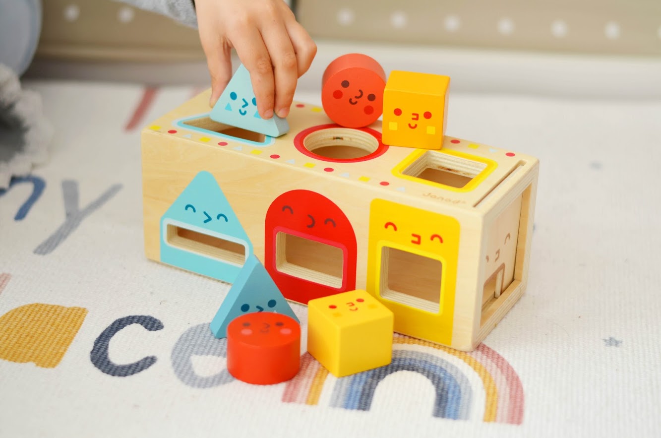 Dreven vkladaka Tvary Janod s Montessori princpmi