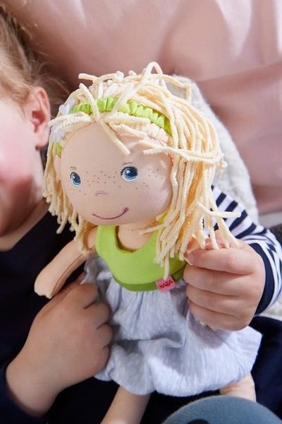 Textilná mäkká handrová bábika Jil Haba 30 cm