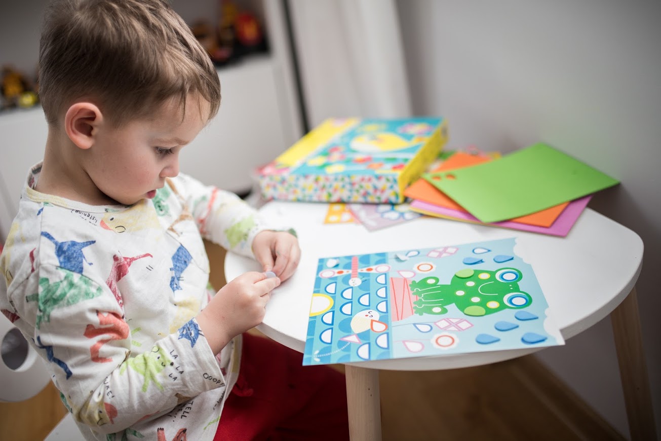 Kreatvne hraky na tvorenie Obrzky Zvieratk s penovmi nlepkami Janod Atelier