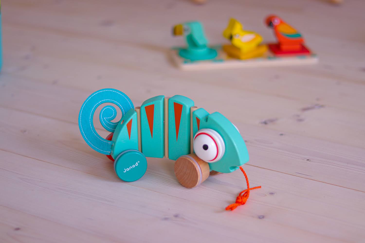 Ťahacia hračka pre deti Chameleón Janod Tropik od 1 roka