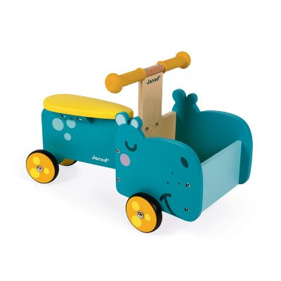 Drevené odrážadlo pre deti Hroch Janod s vozíkom na hraèky