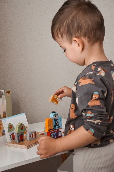 Dreven stohovacia hra s predlohami Poiarnici Haba od 2 rokov