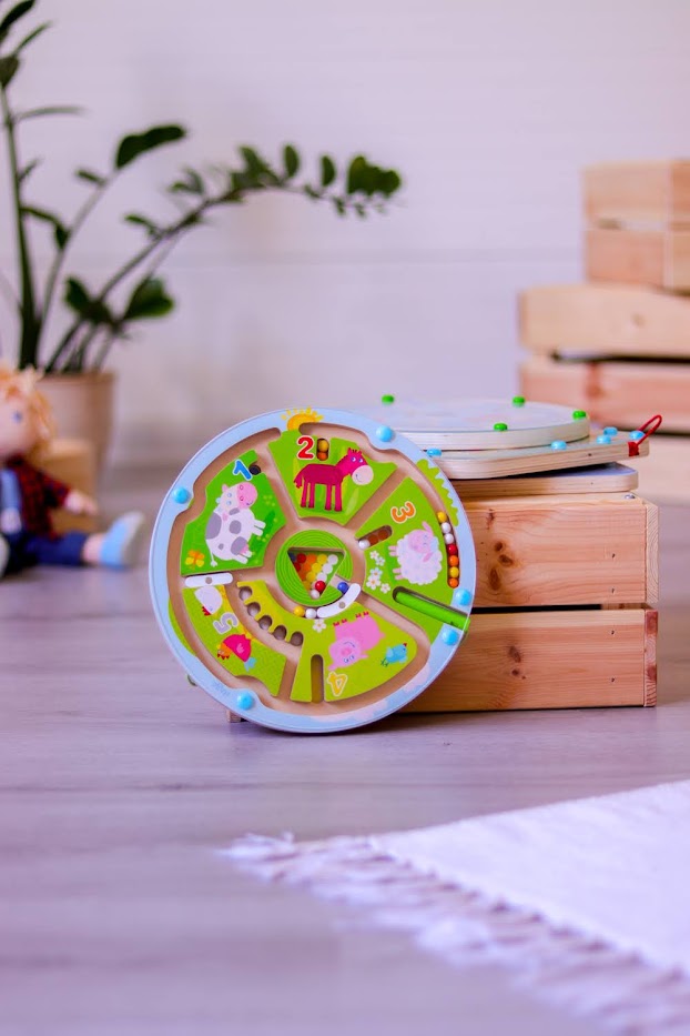 Detsk� hra magnetick� labyrint s perom Farma ��sla Haba na rozvoj motoriky od 2 rokov