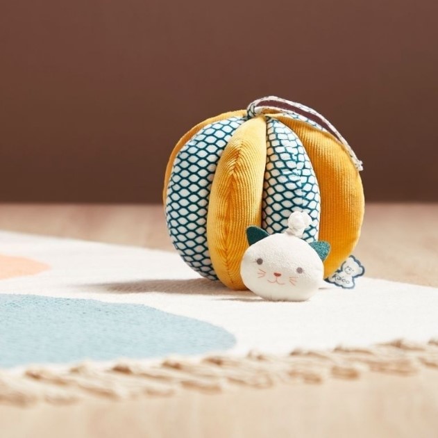 Textilná lopta s aktivitami pre bábatko Kaloo Stimuli
