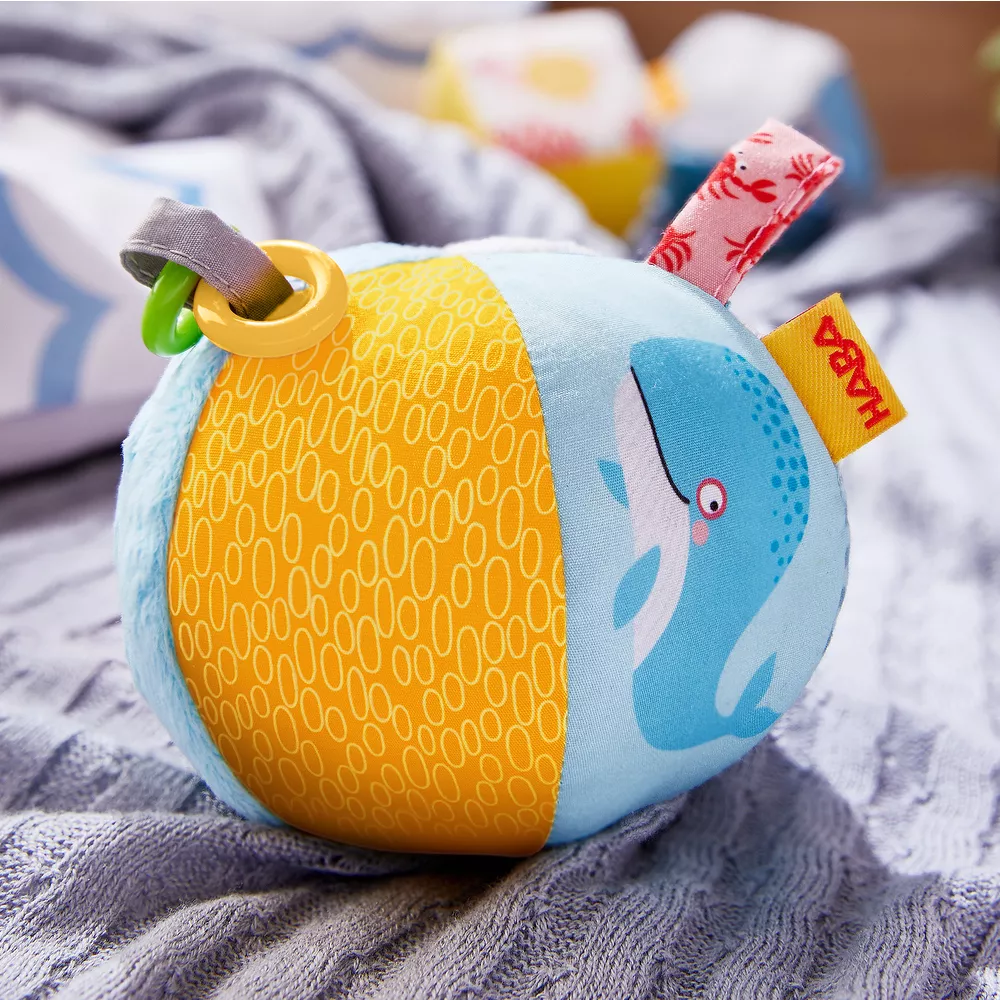 Textilná lopta s aktivitami pre bábätká Morský svet Haba