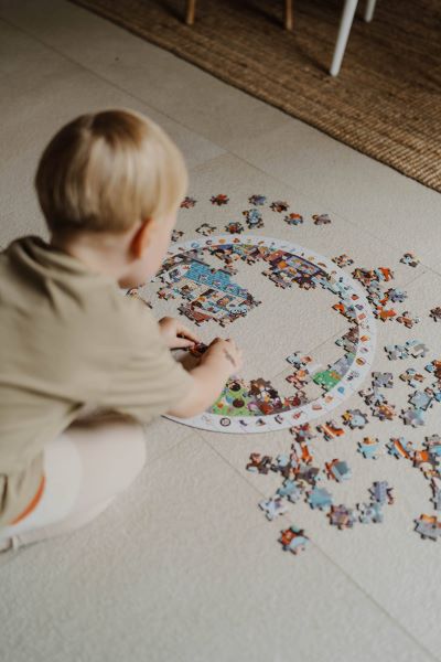 Detsk� okr�hle puzzle s hrou Po�iarnici Janod v kufr�ku 208 ks 6 - 9 rokov