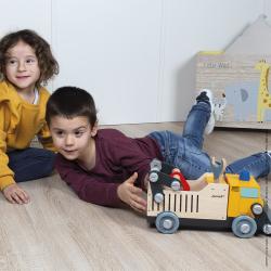 Janod Dreven auto a stavebnica Nkladn auto BricoKids 12